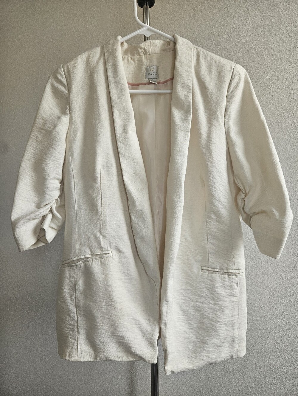 LC Lauren Conrad Crinkle Cream Fabric Scrunched 3/4 Sleeve Suit Blazer